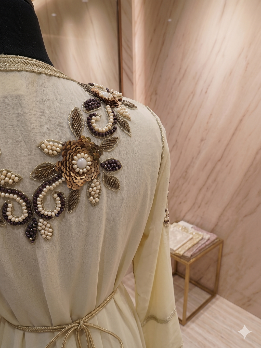 Caftan beige perles